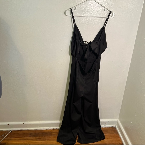 Sleeveless Black Jumpsuit Surplice Neck Tie Back M - Picture 5 of 9